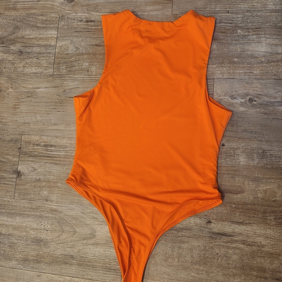 SHEIN Bold Orange Sleeveless Crewneck Bodysuit NWOT - Picture 3 of 4